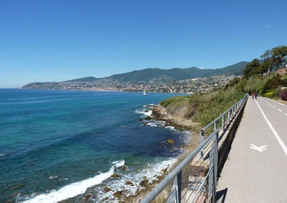 La Ciclovia Riviera dei Fiori cresce ancora: Sanremo sempre più protagonista del percorso sul mare